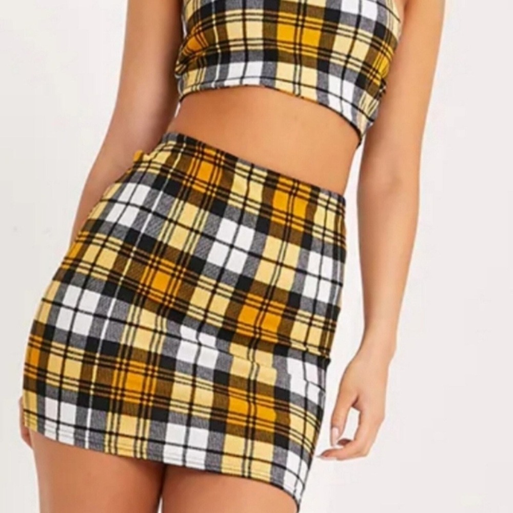 Pretty Little Thing Plaid Mini Skirt Elastic Waist Yellow Black Casual Fashion